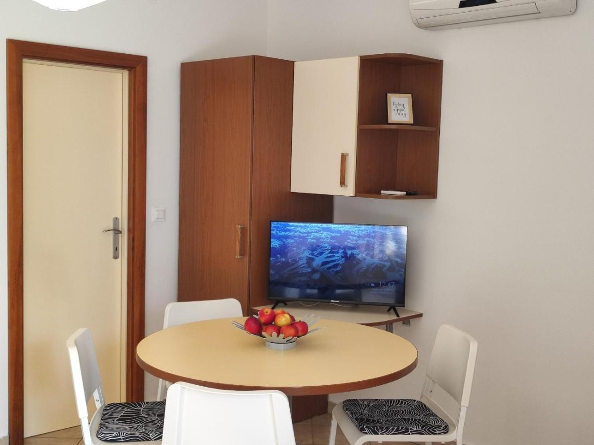 Apartment Rose Krk Town Exterior foto