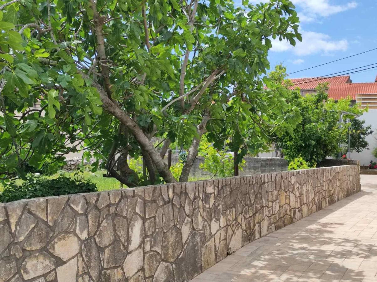 Apartment Rose Krk Town Exterior foto