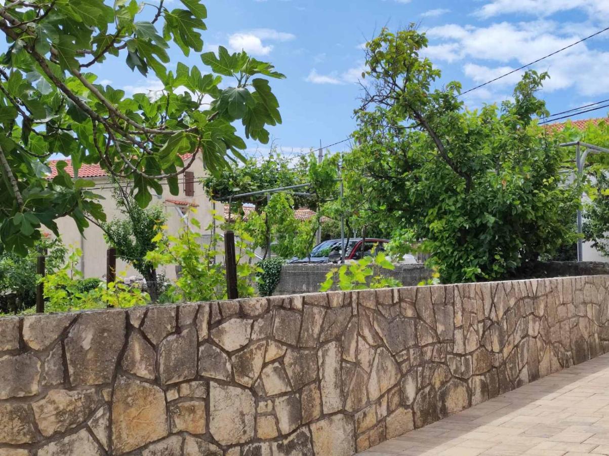 Apartment Rose Krk Town Exterior foto