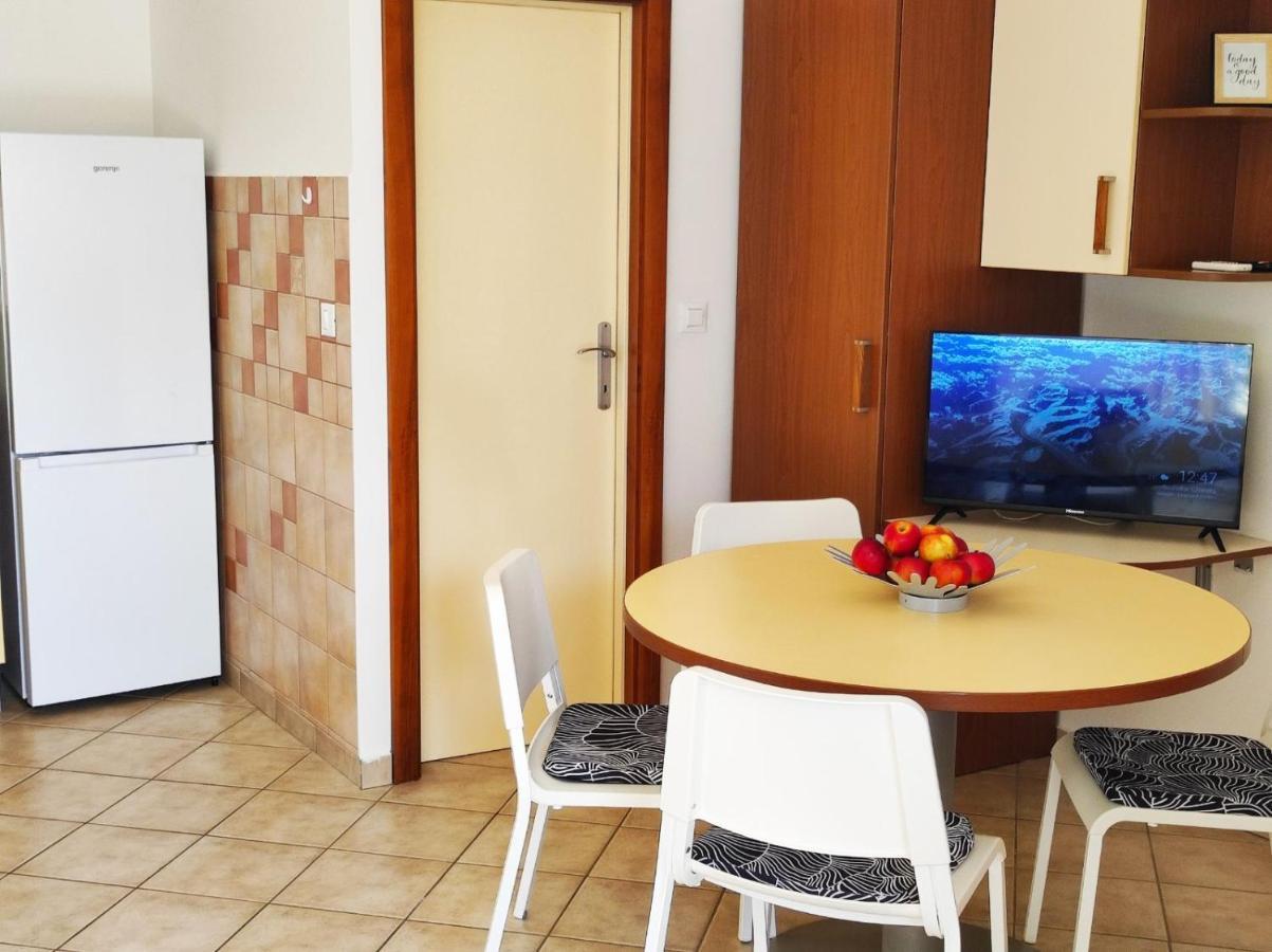 Apartment Rose Krk Town Exterior foto